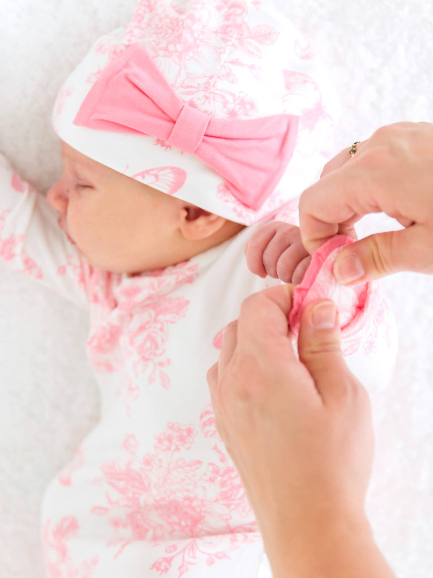 Baby Girls Knotted Sleep Gown & Bow Hat